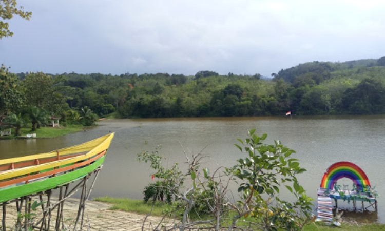 Danau Cipogas