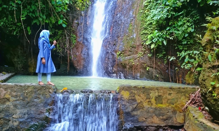 Aktivitas Air Terjun Batu Putu Lampung