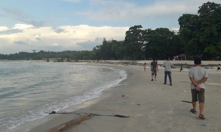 Aktivitas Pantai Matras Bangka