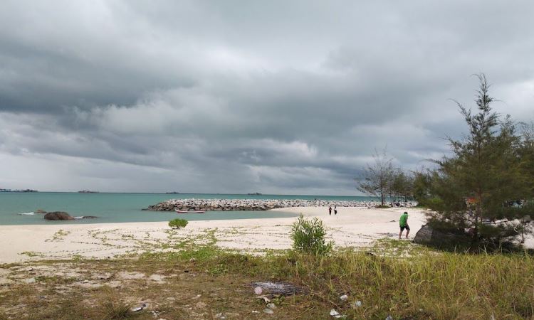 Aktivitas Seru Pantai Matras Bangka