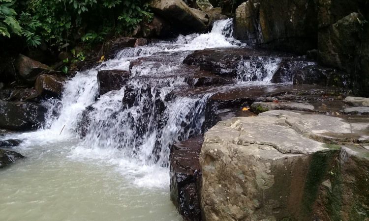 Daya Tarik Dimiliki Air Terjun Ciupang Pesawaran_compressed