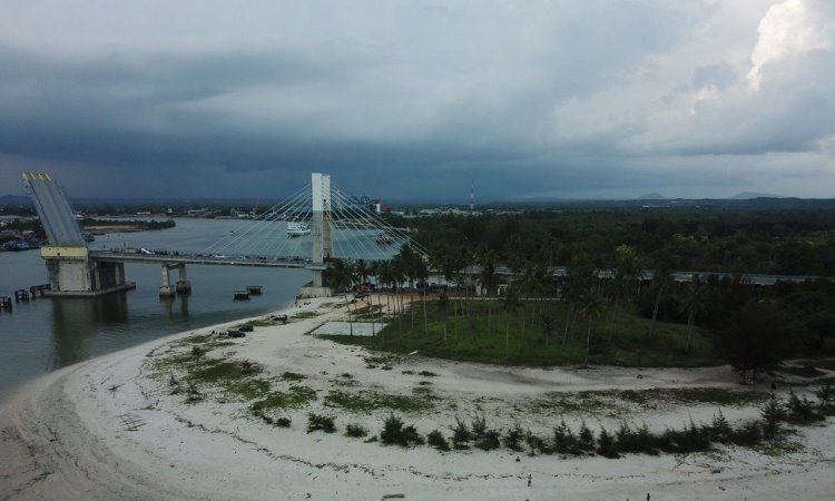 Daya Tarik Dimiliki Jembatan Emas Bangka