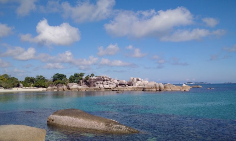 Daya Tarik Pantai Laskar Pelangi Belitung