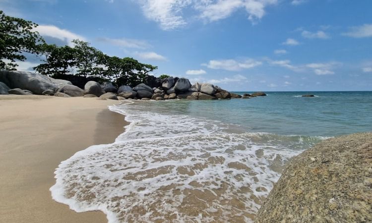 Daya Tarik Pantai Penyusuk Bangka