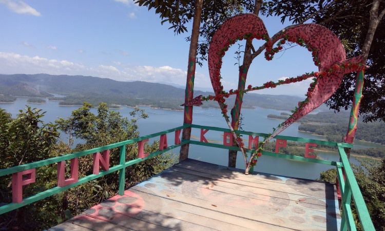 Daya Tarik Puncak Kompe Kampar