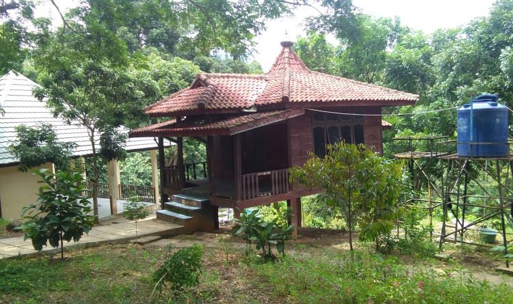 Fasilitas Air Terjun Batu Putu Lampung_compressed