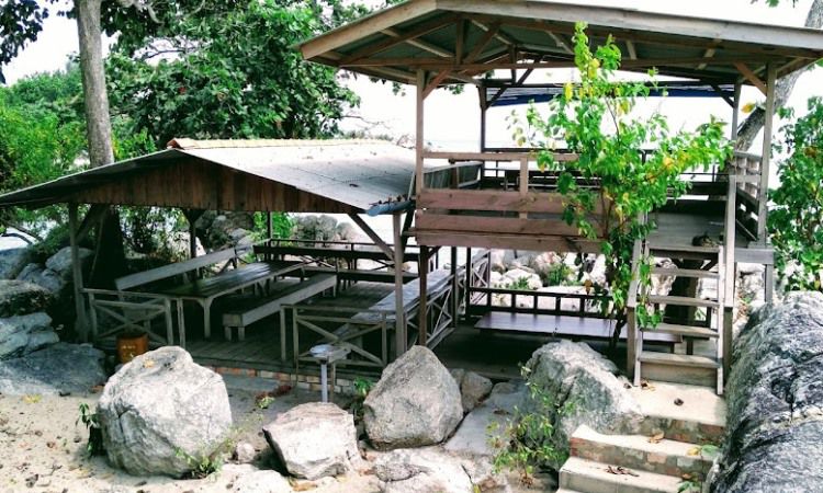 Fasilitas Pantai Penyusuk Bangka