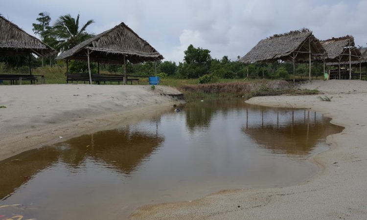 Fasilitas Pantai Rambak Bangka