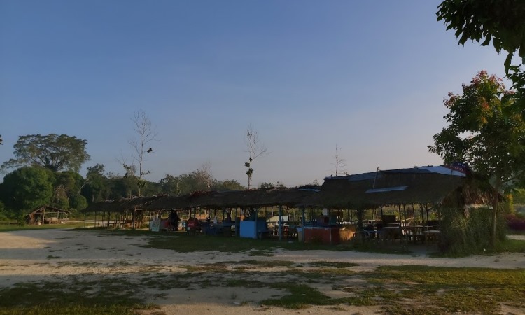 Fasilitas Taman Bunga Impian Okura