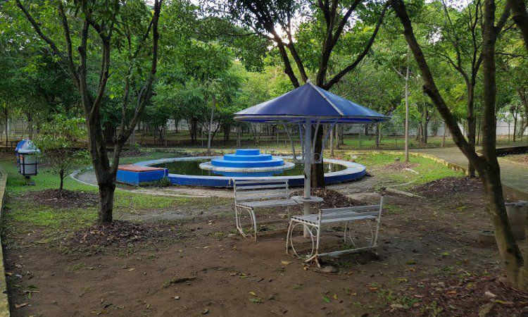 Fasilitas Taman Putroe Phan