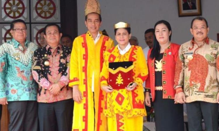 Keunikan Dimiliki Pakaian Adat Nias