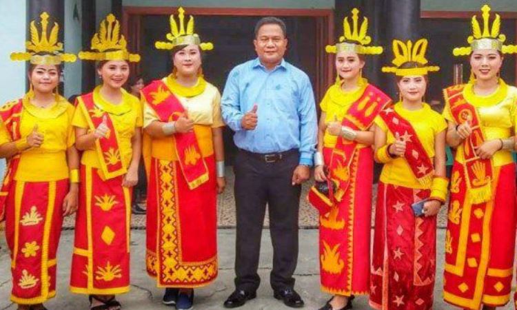 Keunikan Pakaian Adat Nias