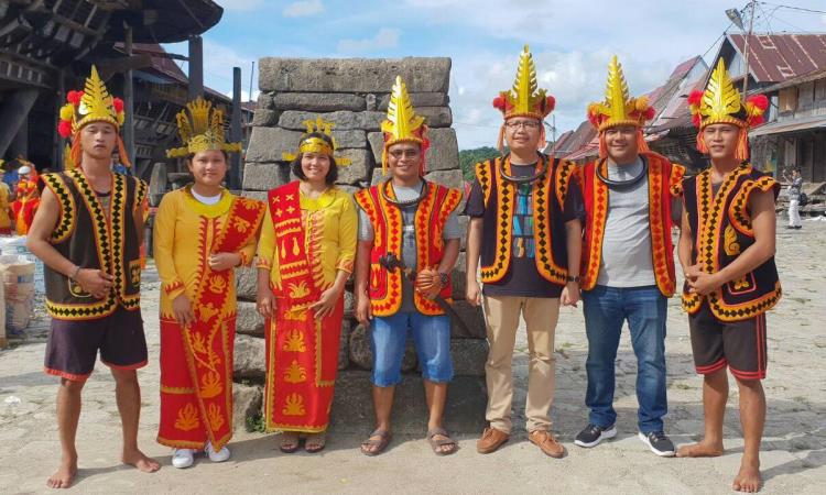 Baru Oholu & Õröba Si'öli, Pakaian Adat Suku Nias yang Sarat Makna