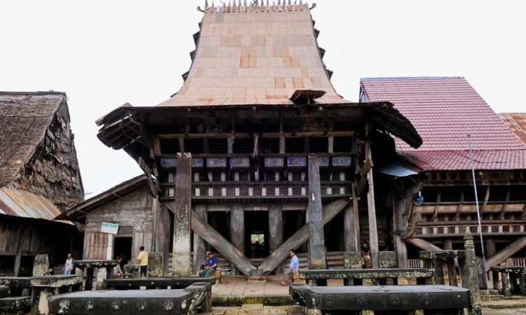 Omo Sebua & Omo Hada, Rumah Adat Tradisional Nias yang Unik