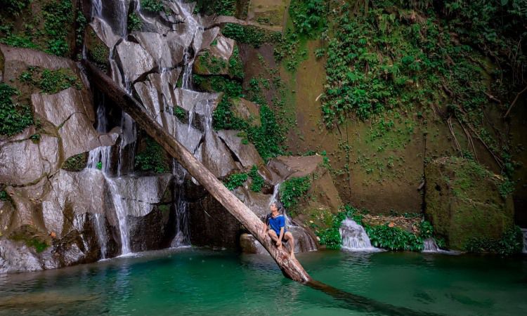 Aktivitas Air Terjun Siluman Langkat