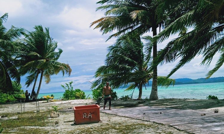Aktivitas Pasir Timbul Pulau Siburu