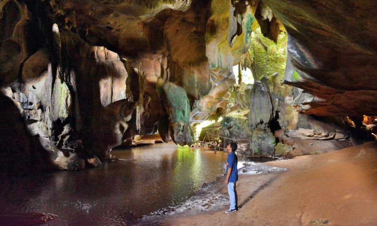 Aktivitas Seru Goa Batu Kapal Solok