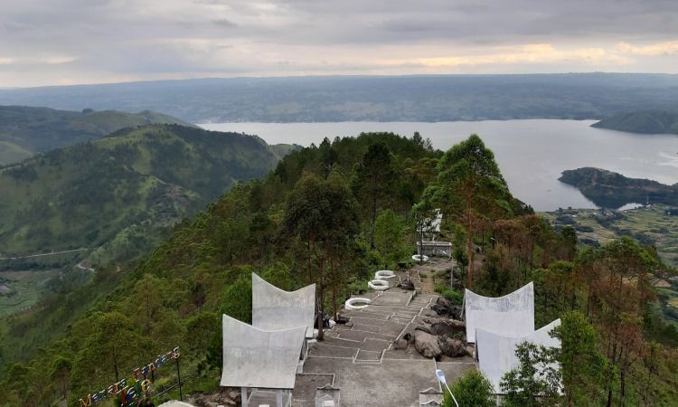 Alamat Menara Pandang Tele Samosir