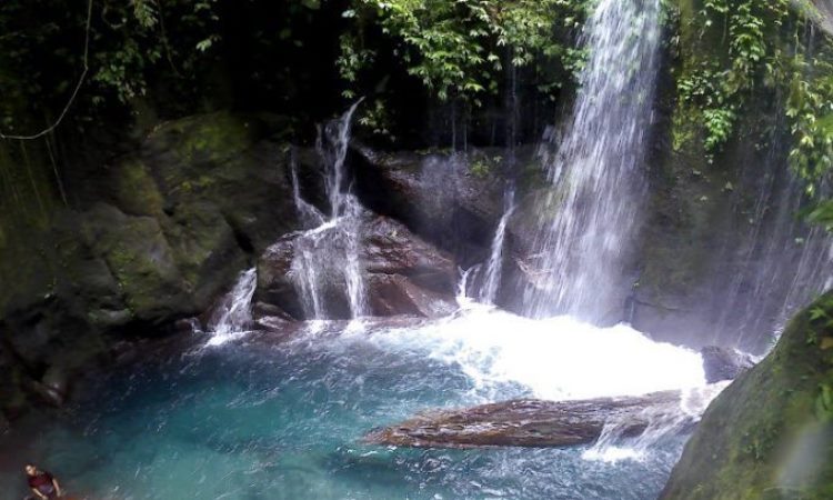 Daya Tarik Air Terjun Teroh-Teroh