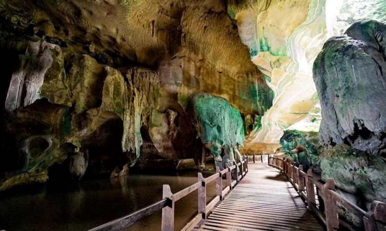 Daya Tarik Dimiliki Goa Batu Kapal Solok