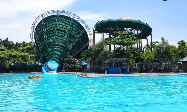 Daya Tarik Hairos Water Park