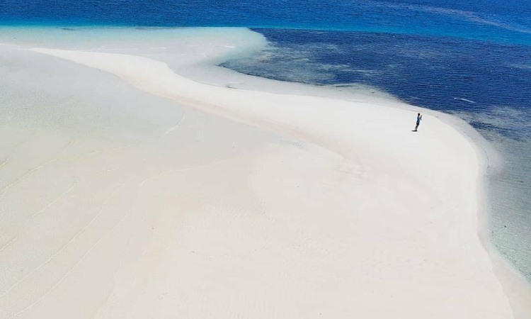 Daya Tarik Pasir Timbul Pulau Siburu