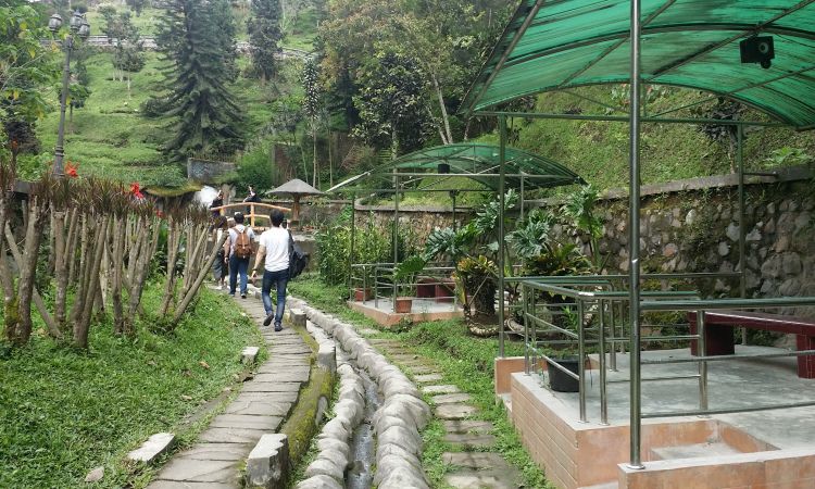 Kegiatan Menrik di Taman Alam Lumbini