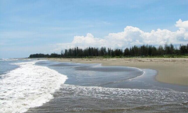 Pantai Cemara Indah