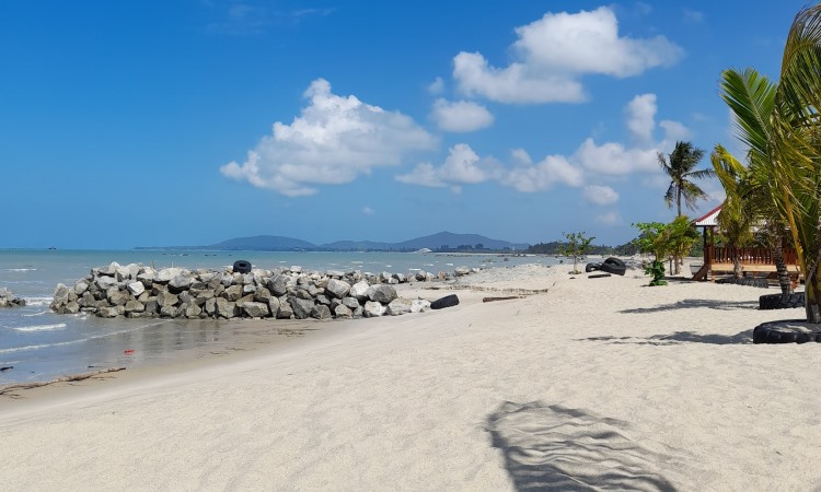 Pantai Indah Batu Bedaun