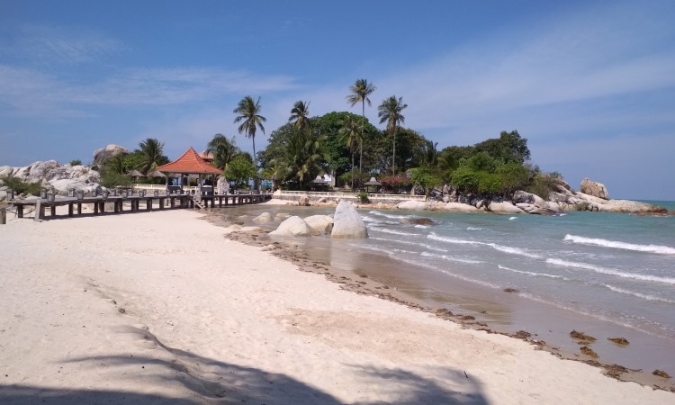 Pantai Parai Tenggiri