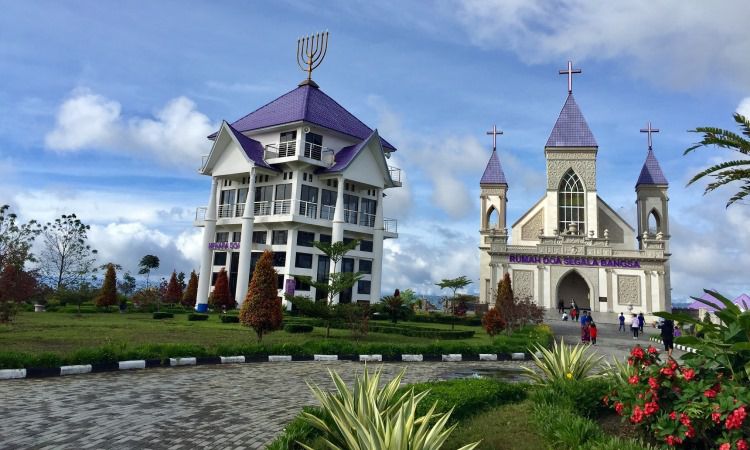 Aktivitas Bukit Gibeon Toba Samosir