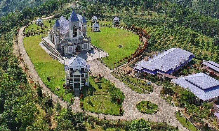 Pesona Bukit Gibeon, Destinasi Wisata Alam Hits di Toba Samosir
