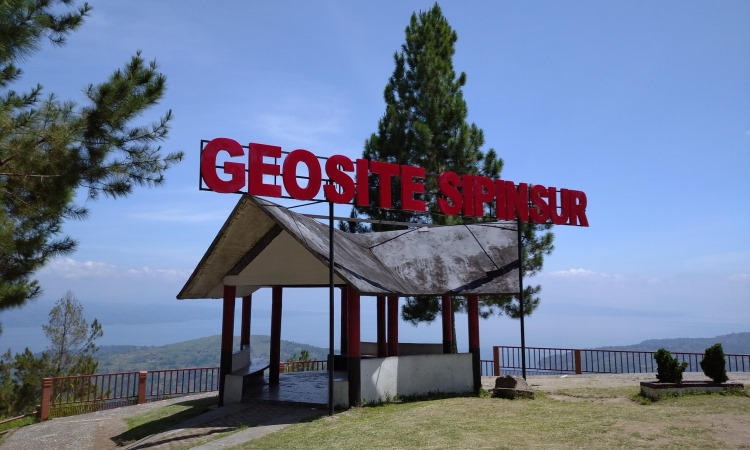 Daya Tarik Geosite Sipinsur Humbang Hasundutan