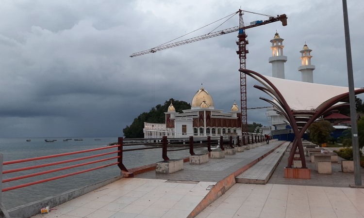 Fasilitas Pantai Carocok Pesisir Selatan