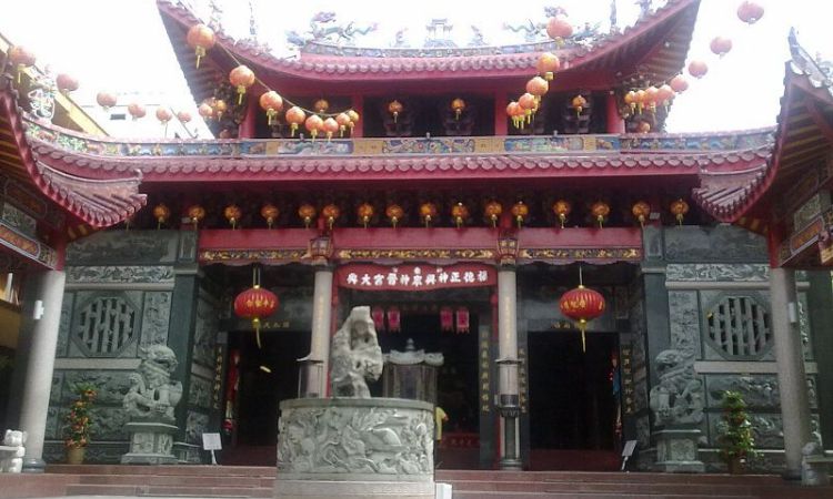 Kelenteng Hoo Ann Kiong