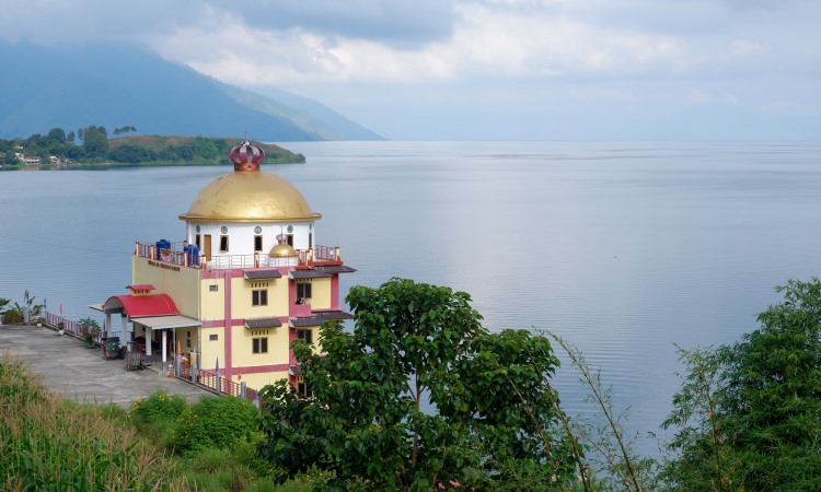 Menara Doa Sinatapan