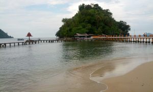 Pantai Carocok, Menikmati Pesona Keindahan Laut di Pesisir Selatan