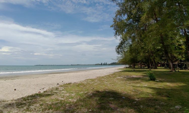 Pantai Kahona, Destinasi Wisata Bahari yang Menawan di Tapanuli Tengah