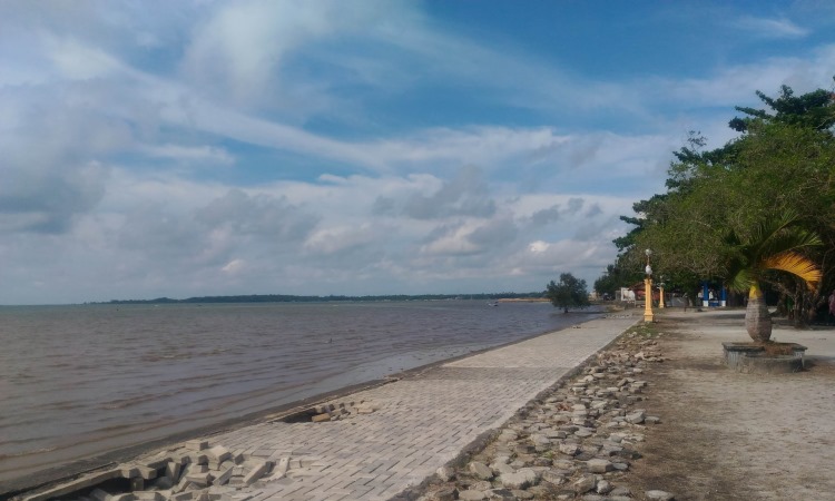 Pantai Tanjung Pendam