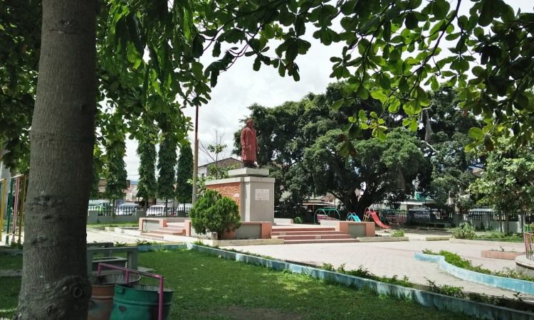 Patung Liberty Malau