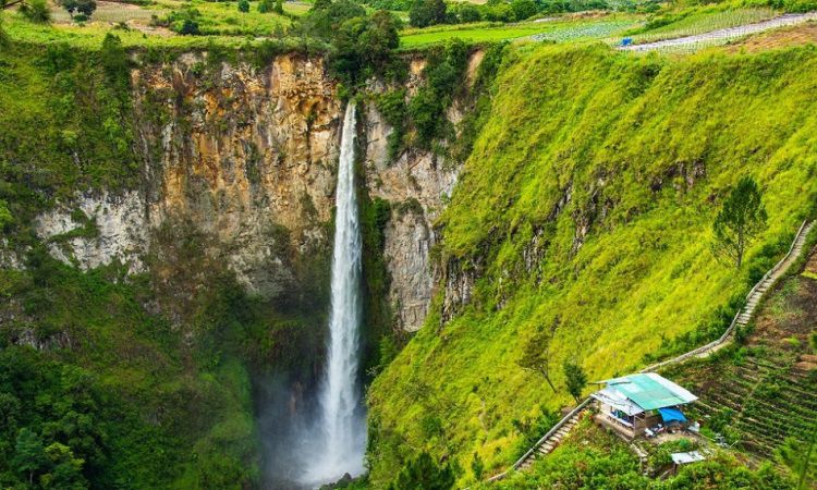 11 Air Terjun Cantik di Sumatera Utara yang Wajib Anda Kunjungi