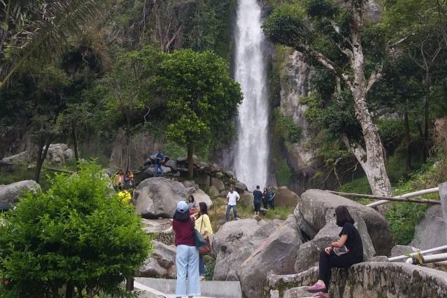 Aktivitas Air Terjun Janji