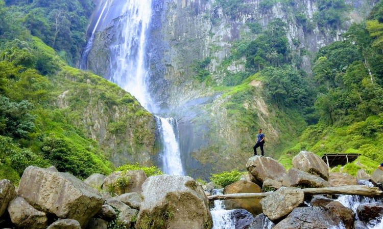 Aktivitas Air Terjun Ponot