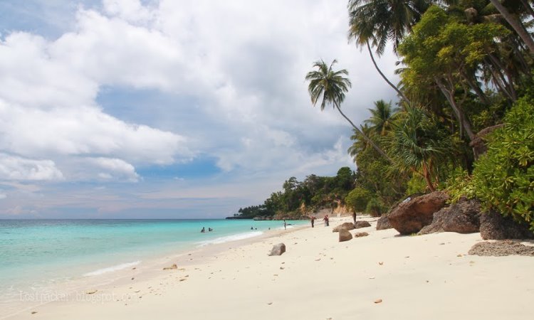 Aktivitas Pantai Sumur Tiga Sabang