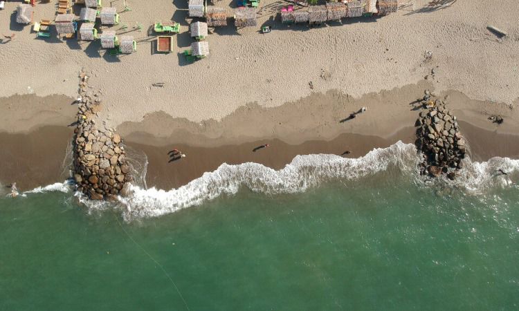 Aktivitas Pantai Ujong Blang Lhokseumawe