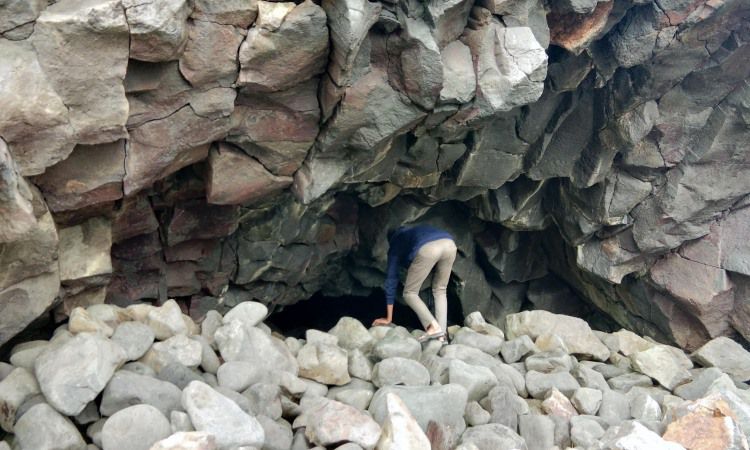 Aktivitas Seru Gua Sarang Sabang