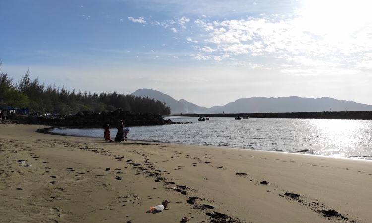 Aktivitas Seru Pantai Ulee Lheue Aceh