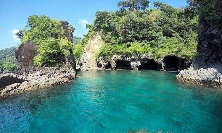 Daya Tarik Gua Sarang Sabang