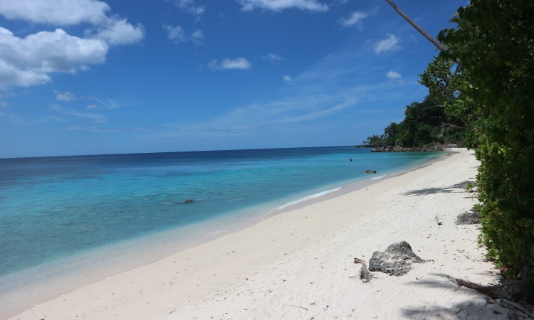 Daya Tarik Pantai Sumur Tiga Sabang