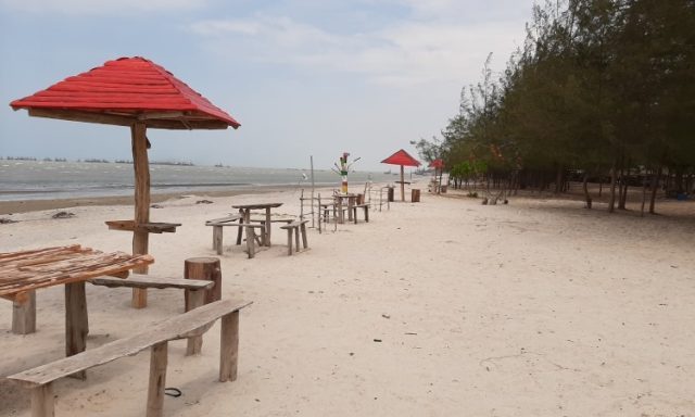 Fasilitas Pantai Takari Bangka